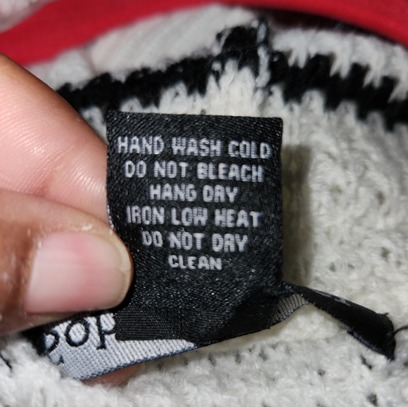 Soho apparel long sleeve hooded cardigan with front pockets - Picture 2 of 4